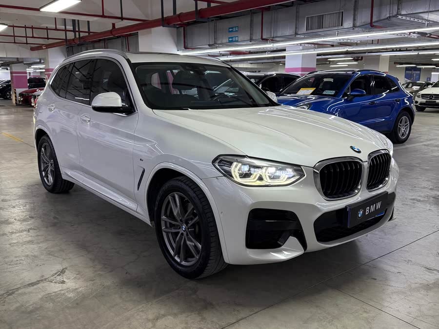 Discover undefined undefined Exterior Interior Images.Find all aspects and details of cars.