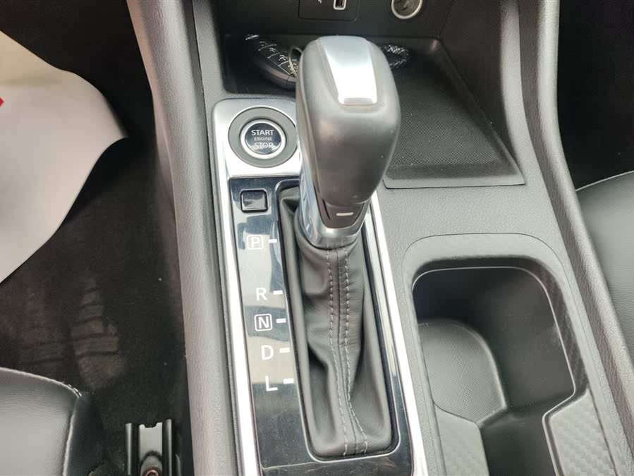 Discover undefined undefined Exterior Interior Images.Find all aspects and details of cars.