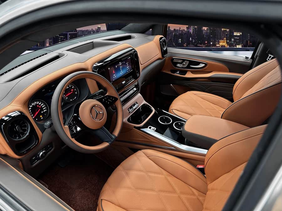 Discover undefined undefined Exterior Interior Images.Find all aspects and details of cars.
