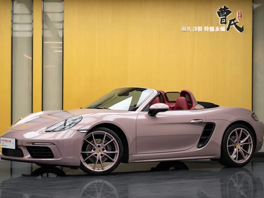 Discover undefined undefined Exterior Interior Images.Find all aspects and details of cars.