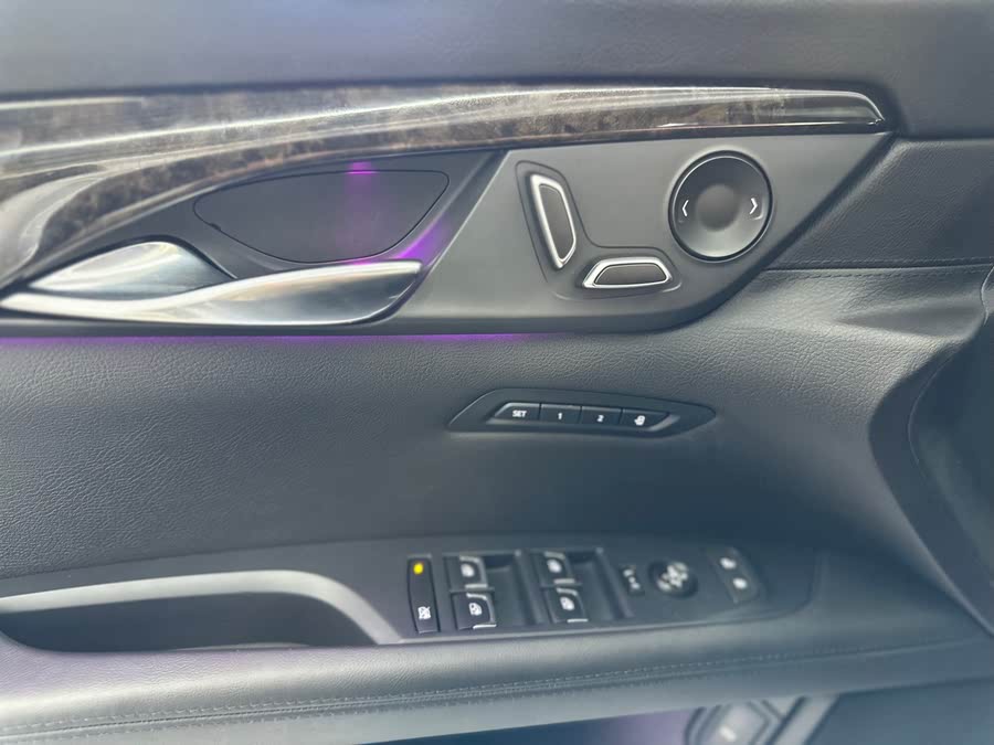Discover undefined undefined Exterior Interior Images.Find all aspects and details of cars.