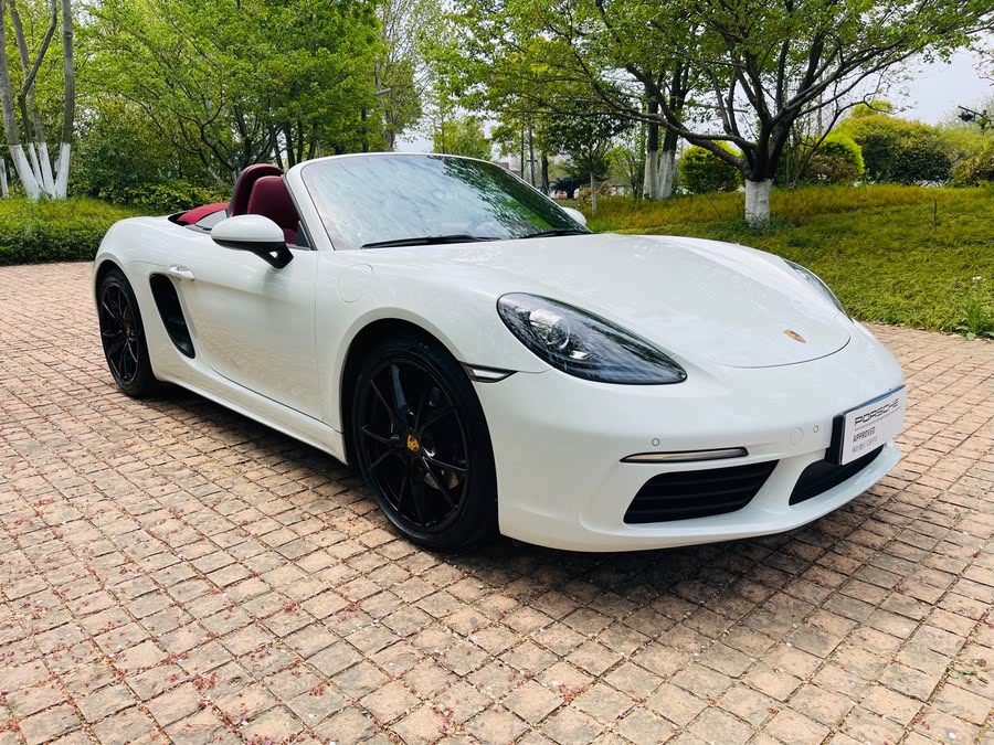 Discover undefined undefined Exterior Interior Images.Find all aspects and details of cars.