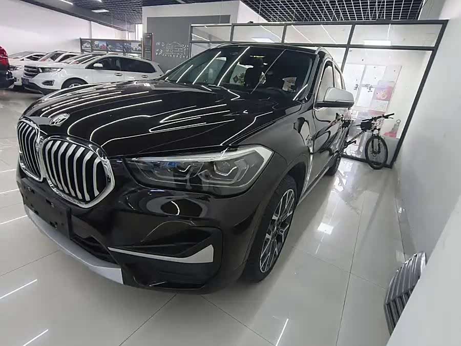 Discover undefined undefined Exterior Interior Images.Find all aspects and details of cars.
