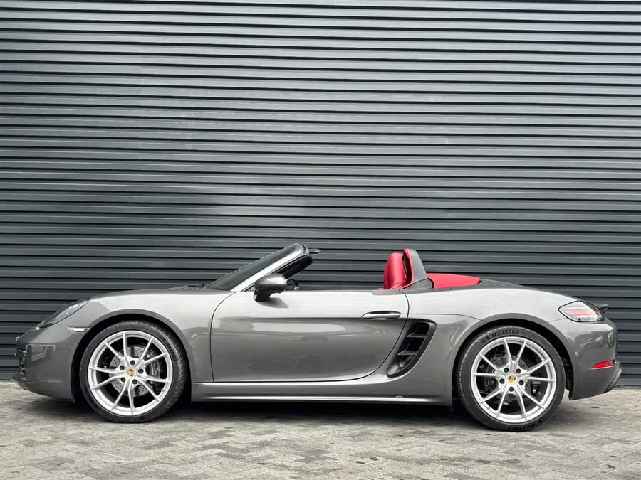 Discover undefined undefined Exterior Interior Images.Find all aspects and details of cars.