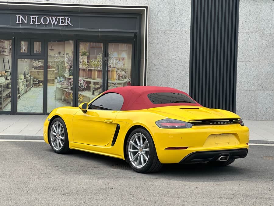 Discover undefined undefined Exterior Interior Images.Find all aspects and details of cars.