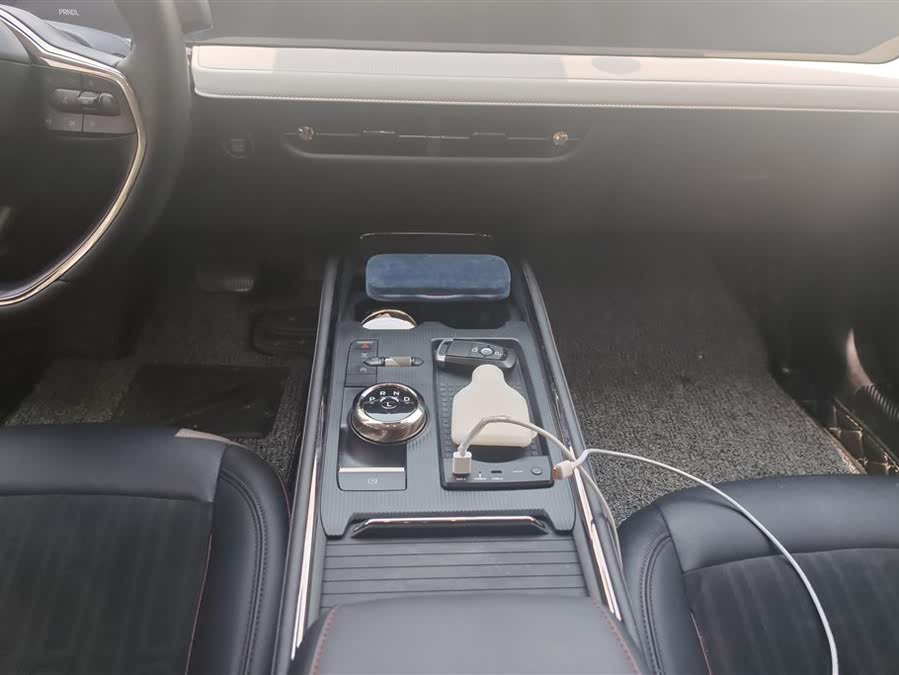 Discover undefined undefined Exterior Interior Images.Find all aspects and details of cars.