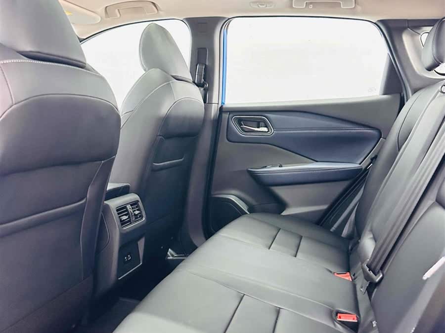 Discover undefined undefined Exterior Interior Images.Find all aspects and details of cars.