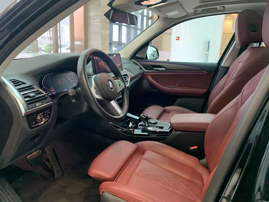 Discover undefined undefined Exterior Interior Images.Find all aspects and details of cars.