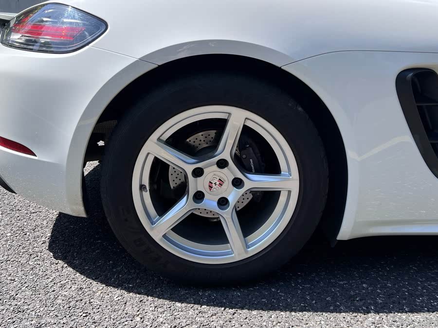 Discover undefined undefined Exterior Interior Images.Find all aspects and details of cars.
