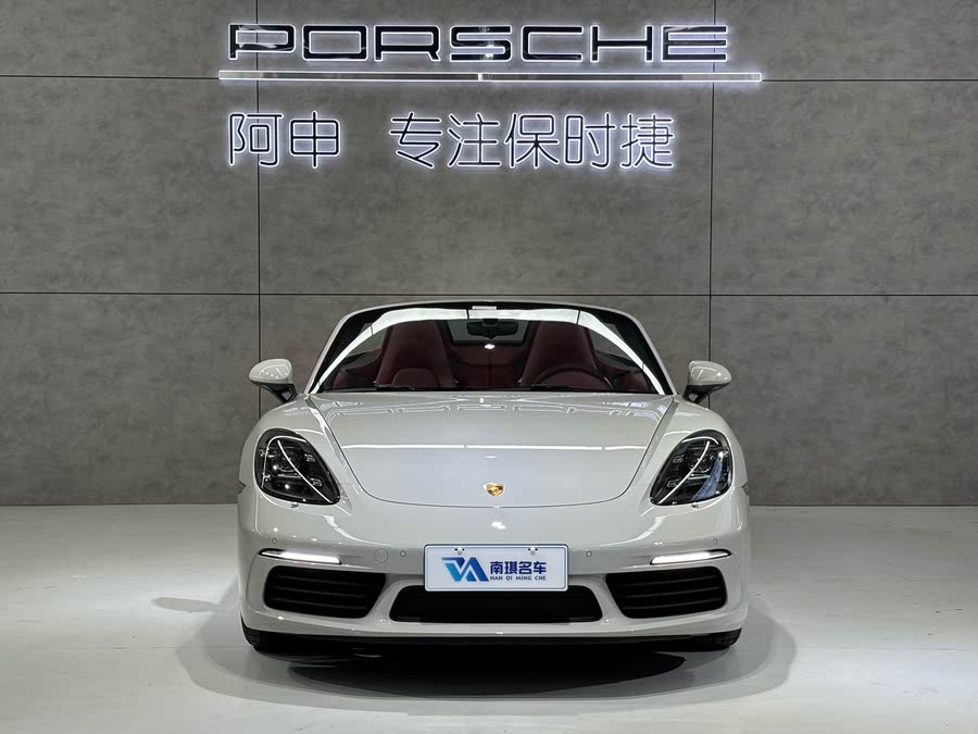 Discover undefined undefined Exterior Interior Images.Find all aspects and details of cars.