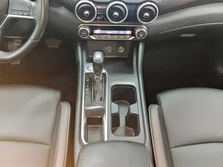 Discover undefined undefined Exterior Interior Images.Find all aspects and details of cars.