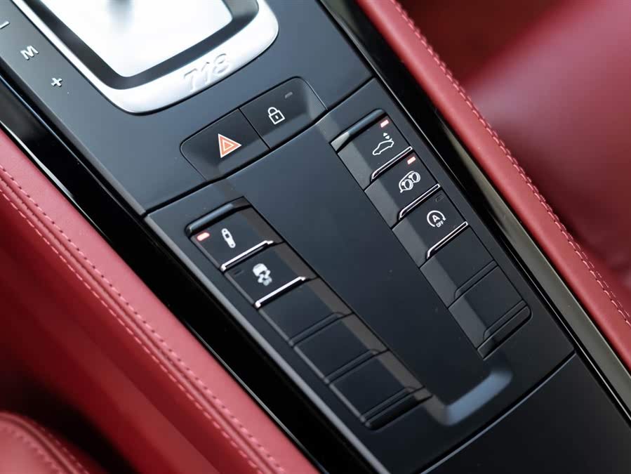 Discover undefined undefined Exterior Interior Images.Find all aspects and details of cars.