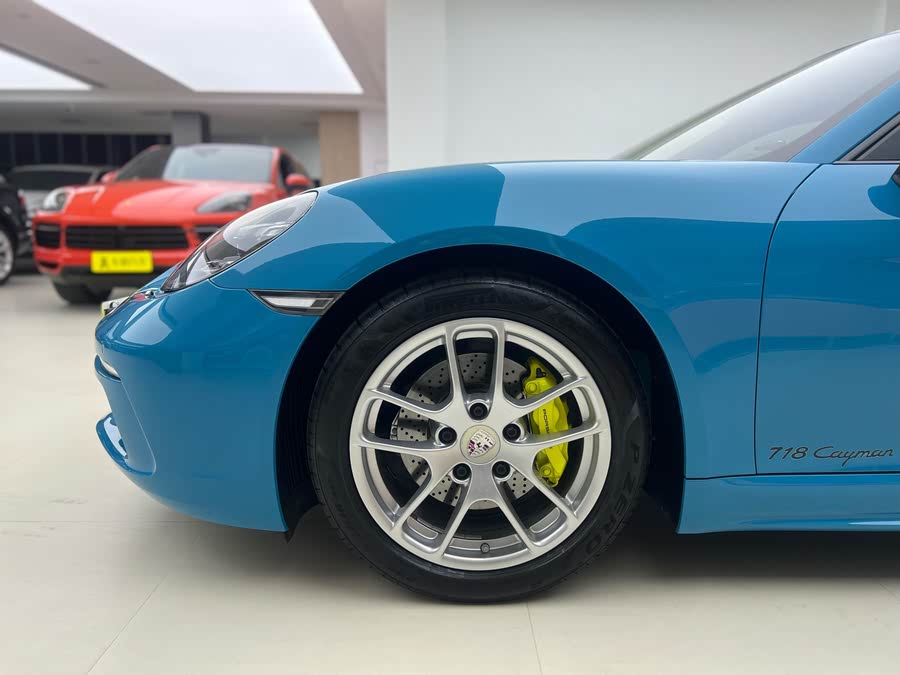 Discover undefined undefined Exterior Interior Images.Find all aspects and details of cars.