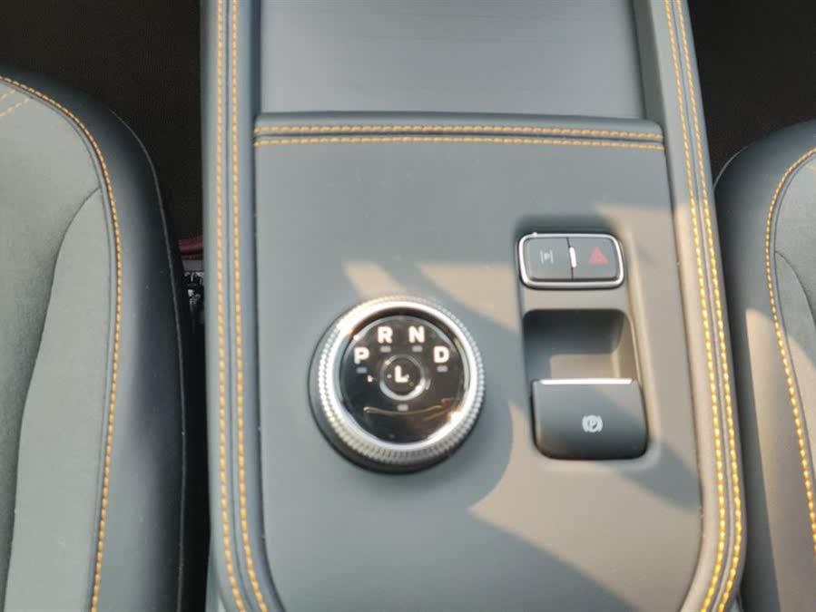Discover undefined undefined Exterior Interior Images.Find all aspects and details of cars.
