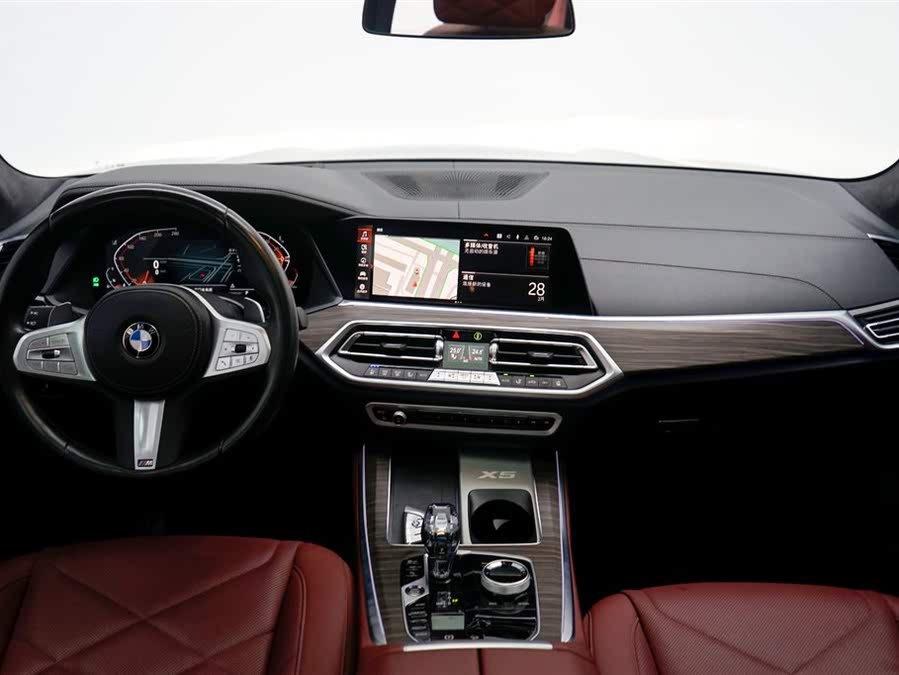 Discover undefined undefined Exterior Interior Images.Find all aspects and details of cars.