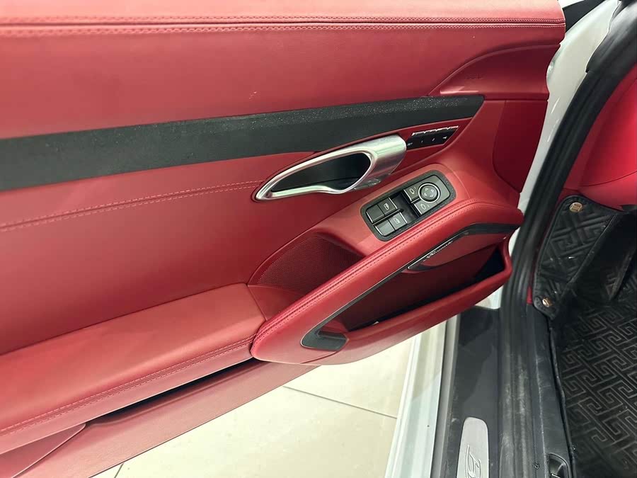 Discover undefined undefined Exterior Interior Images.Find all aspects and details of cars.