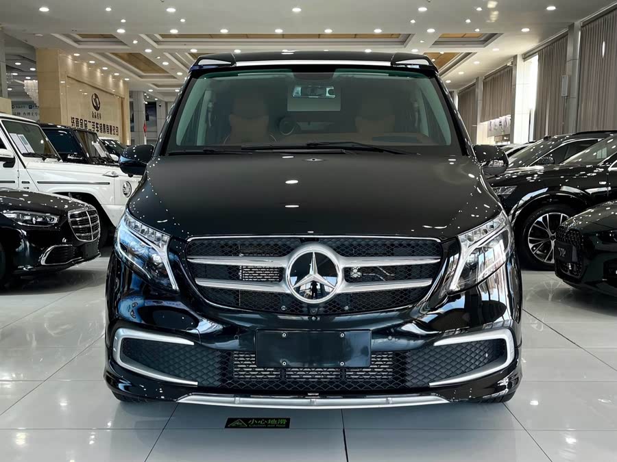 Discover undefined undefined Exterior Interior Images.Find all aspects and details of cars.