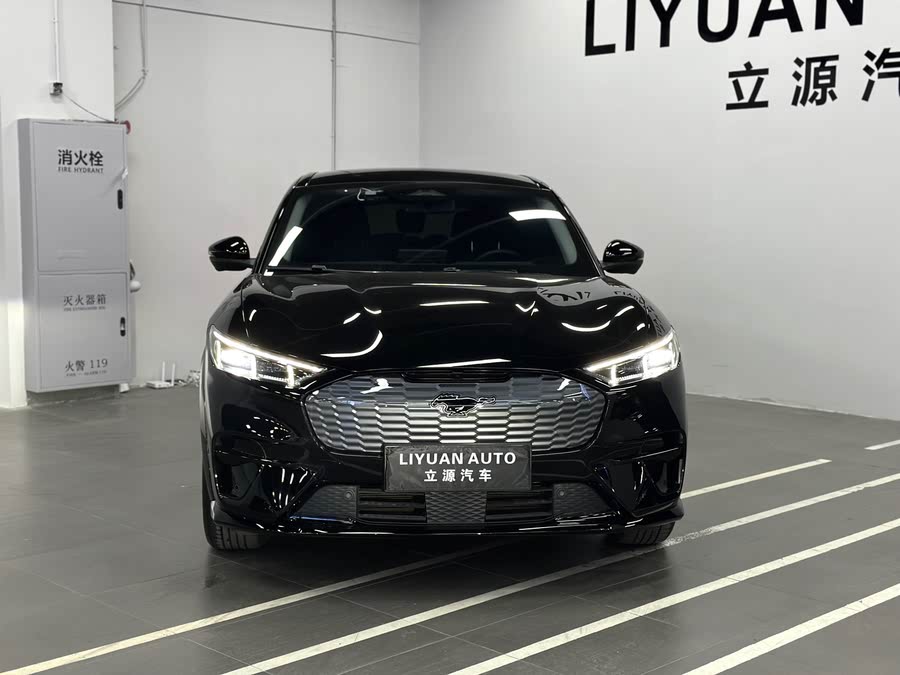 Discover undefined undefined Exterior Interior Images.Find all aspects and details of cars.