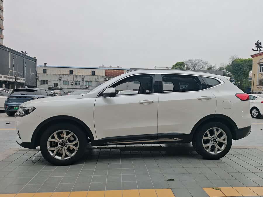 Discover undefined undefined Exterior Interior Images.Find all aspects and details of cars.