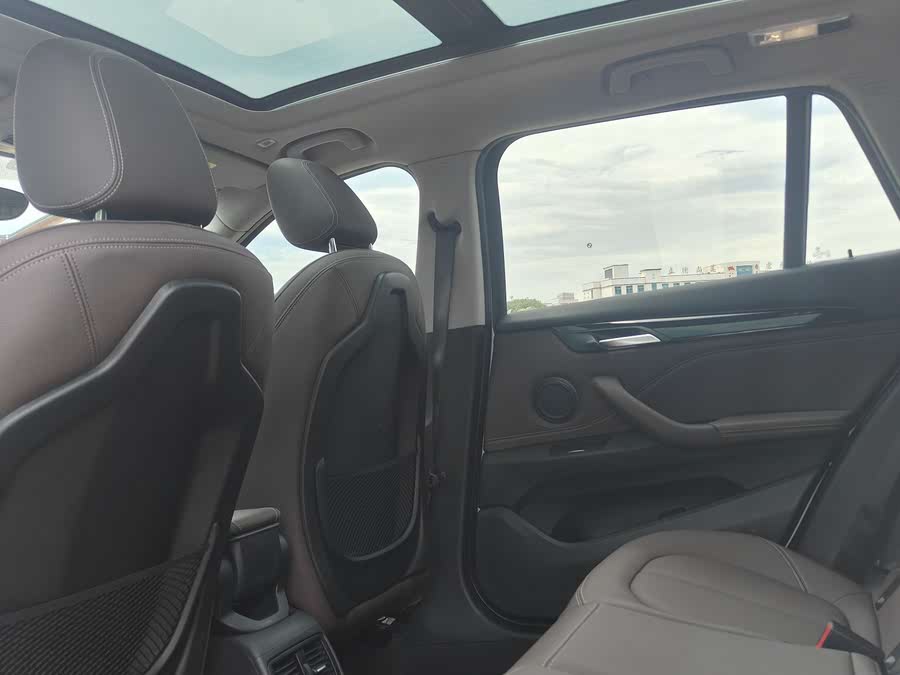 BMW X1 2021 sDrive25Li Leading Edition