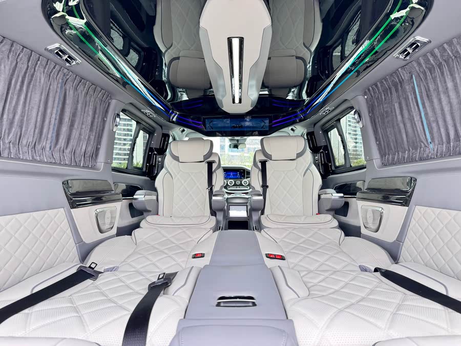 Discover undefined undefined Exterior Interior Images.Find all aspects and details of cars.