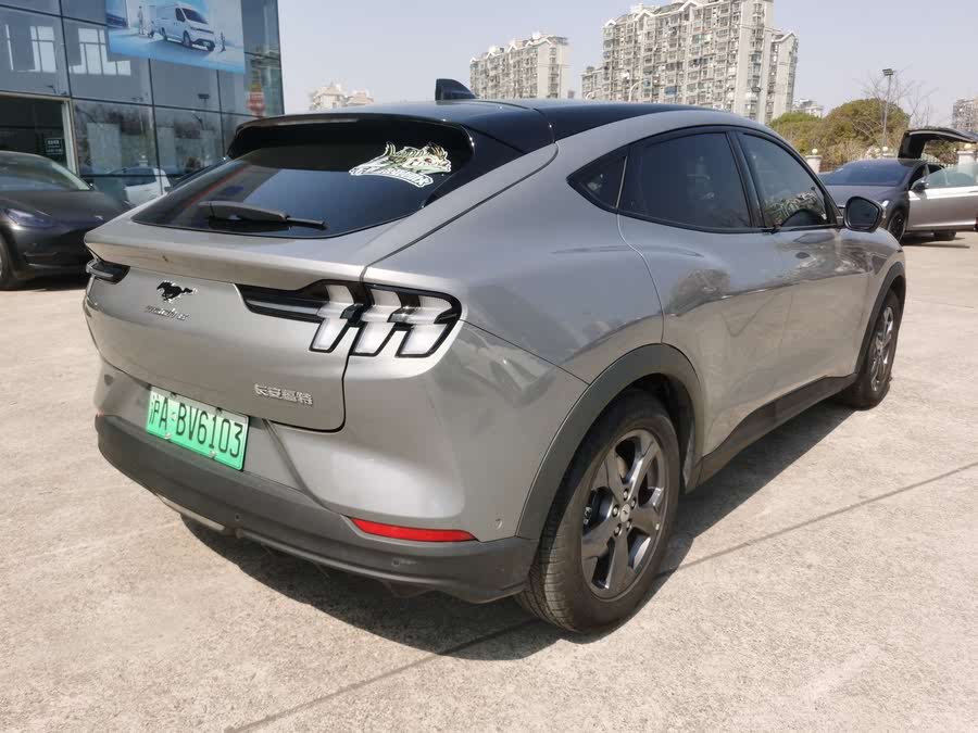 Discover undefined undefined Exterior Interior Images.Find all aspects and details of cars.