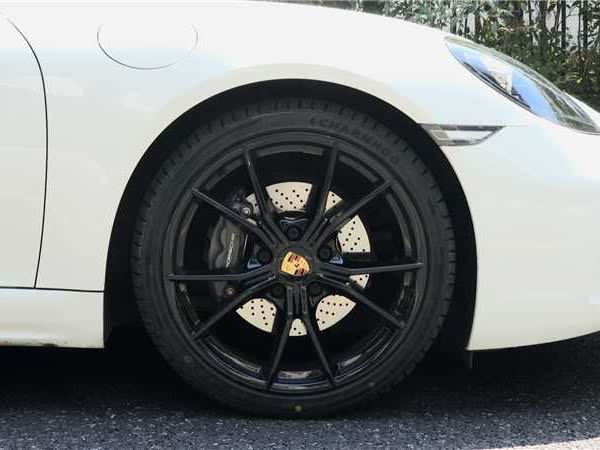 Discover undefined undefined Exterior Interior Images.Find all aspects and details of cars.