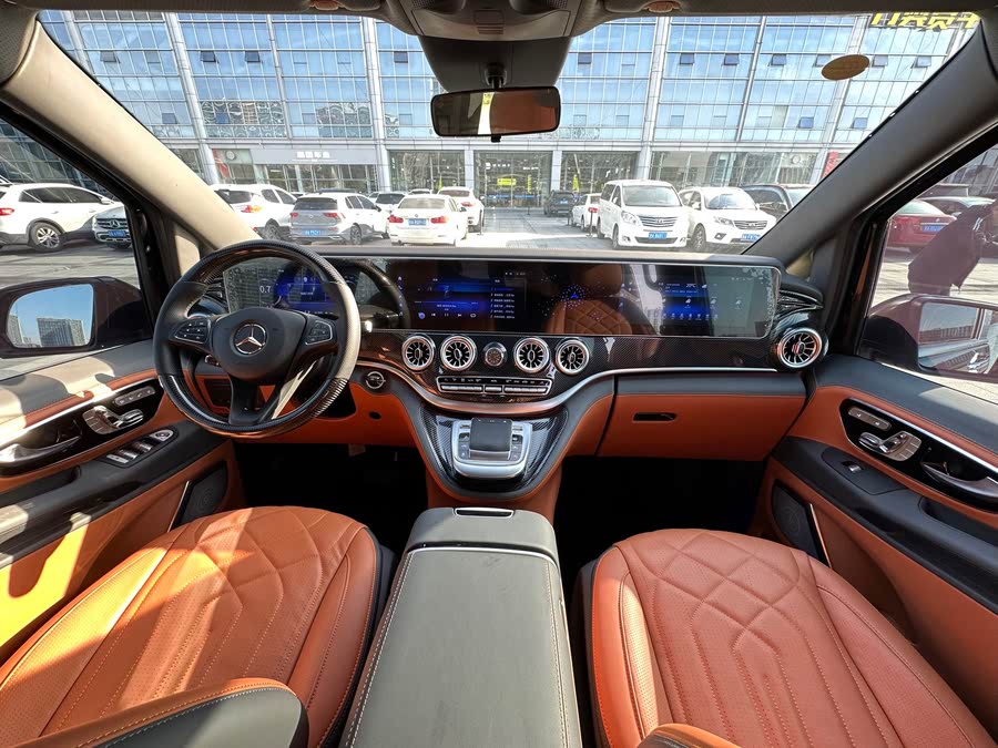 Discover undefined undefined Exterior Interior Images.Find all aspects and details of cars.
