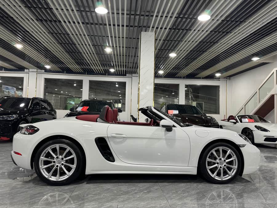 Discover undefined undefined Exterior Interior Images.Find all aspects and details of cars.