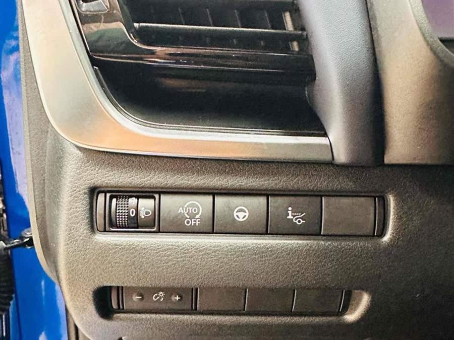 Discover undefined undefined Exterior Interior Images.Find all aspects and details of cars.