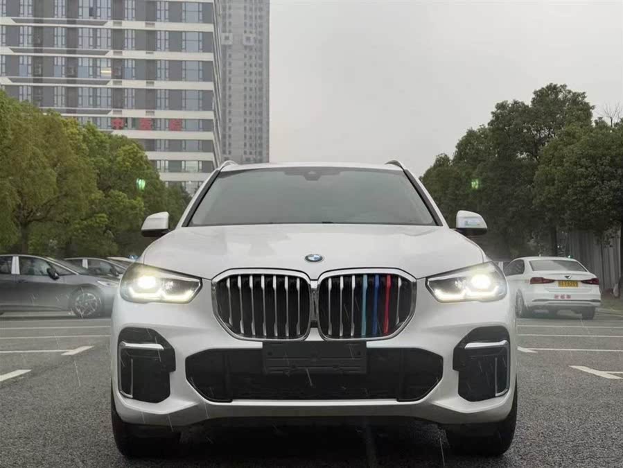 Discover undefined undefined Exterior Interior Images.Find all aspects and details of cars.