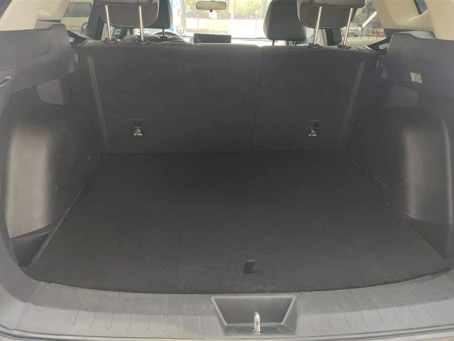 Discover undefined undefined Exterior Interior Images.Find all aspects and details of cars.