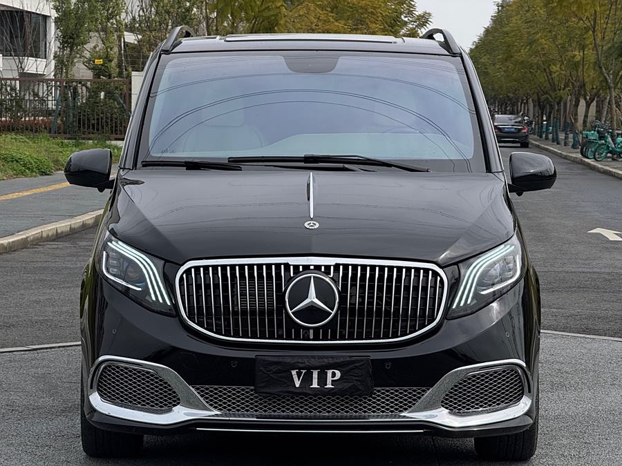 Discover undefined undefined Exterior Interior Images.Find all aspects and details of cars.
