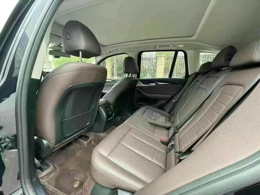 Discover undefined undefined Exterior Interior Images.Find all aspects and details of cars.
