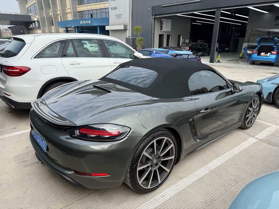 Discover undefined undefined Exterior Interior Images.Find all aspects and details of cars.