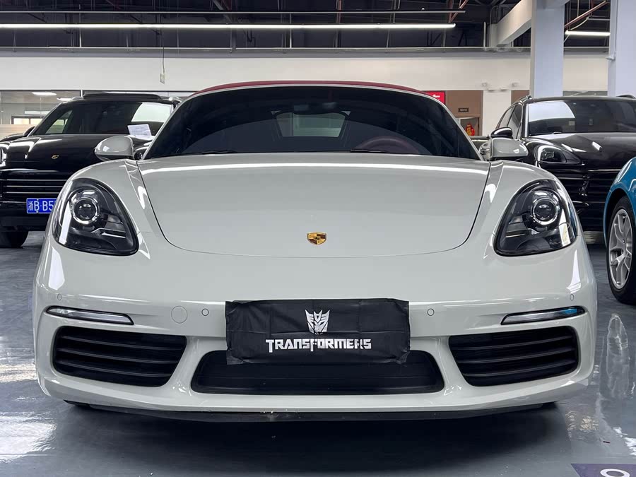 Discover undefined undefined Exterior Interior Images.Find all aspects and details of cars.
