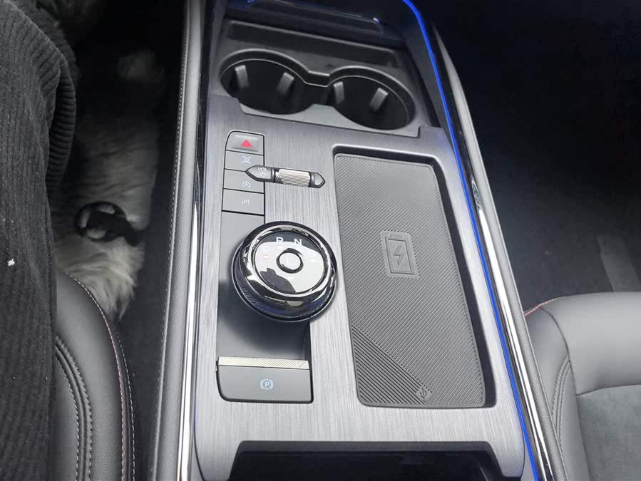 Discover undefined undefined Exterior Interior Images.Find all aspects and details of cars.