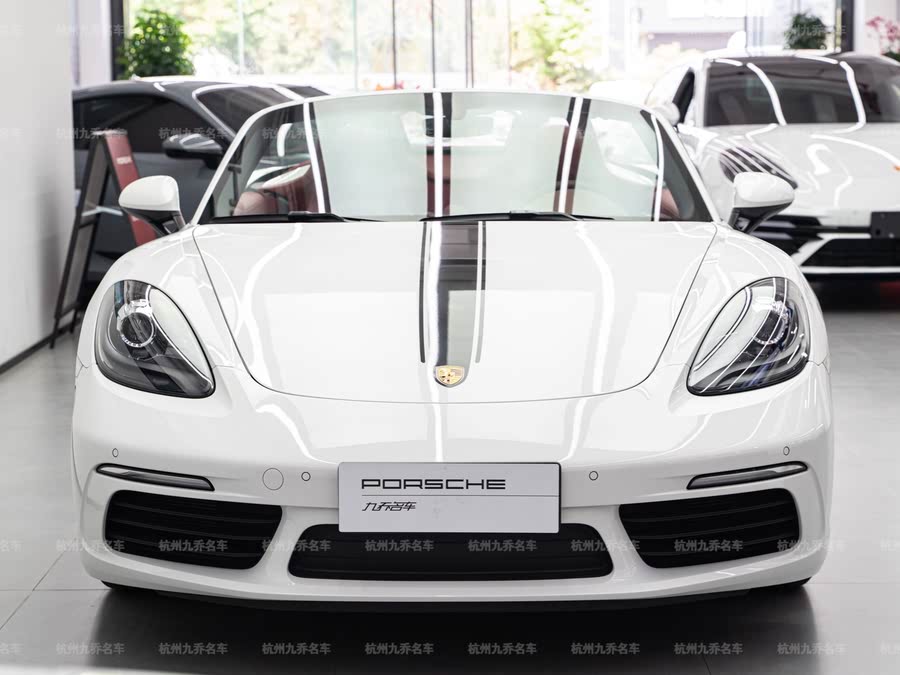 Discover undefined undefined Exterior Interior Images.Find all aspects and details of cars.