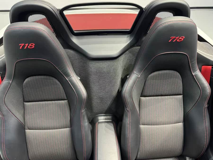 Discover undefined undefined Exterior Interior Images.Find all aspects and details of cars.