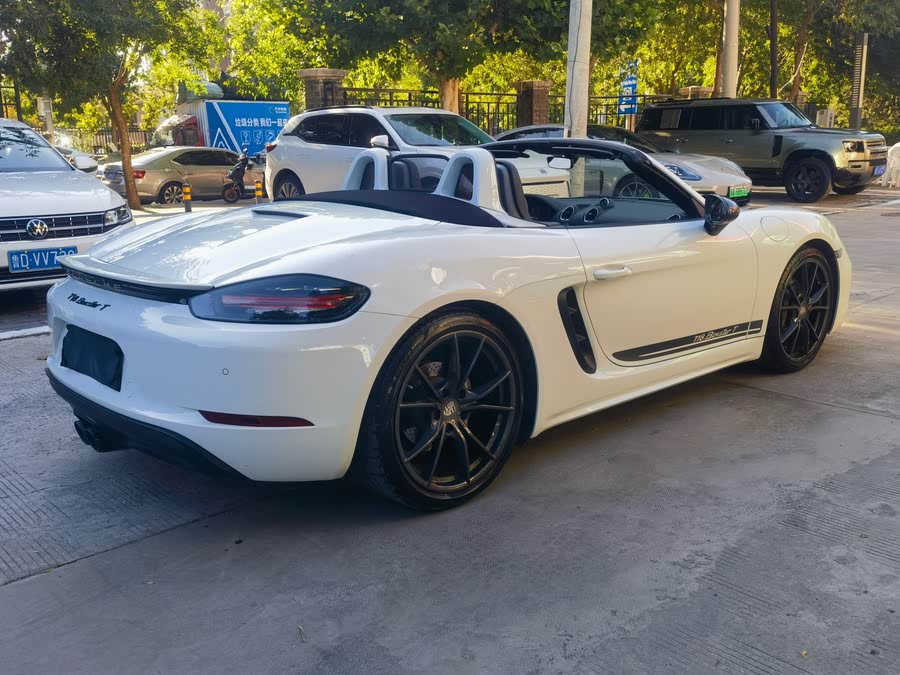 Discover undefined undefined Exterior Interior Images.Find all aspects and details of cars.