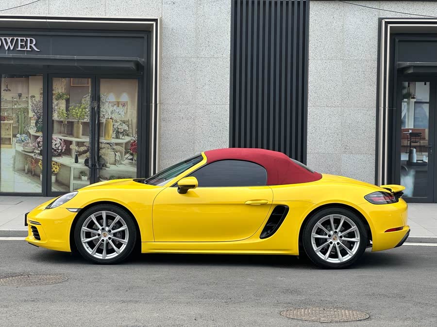 Discover undefined undefined Exterior Interior Images.Find all aspects and details of cars.