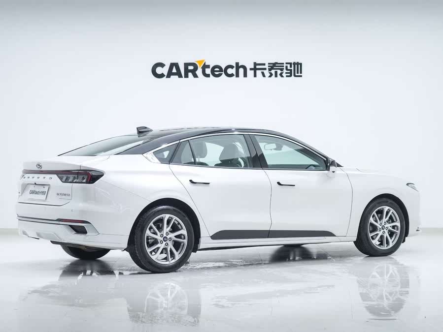 Discover undefined undefined Exterior Interior Images.Find all aspects and details of cars.