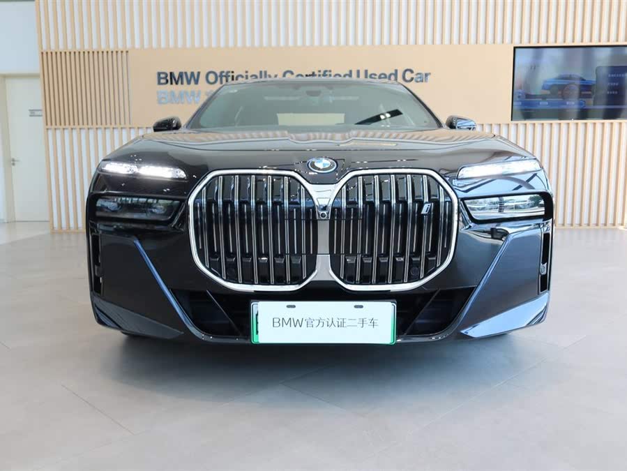 Discover undefined undefined Exterior Interior Images.Find all aspects and details of cars.