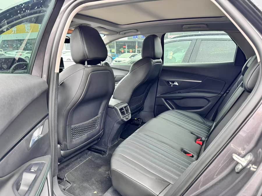 Discover undefined undefined Exterior Interior Images.Find all aspects and details of cars.