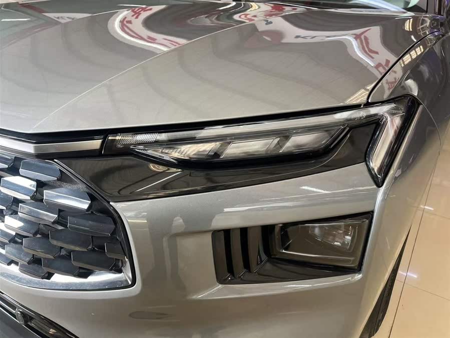 Discover undefined undefined Exterior Interior Images.Find all aspects and details of cars.