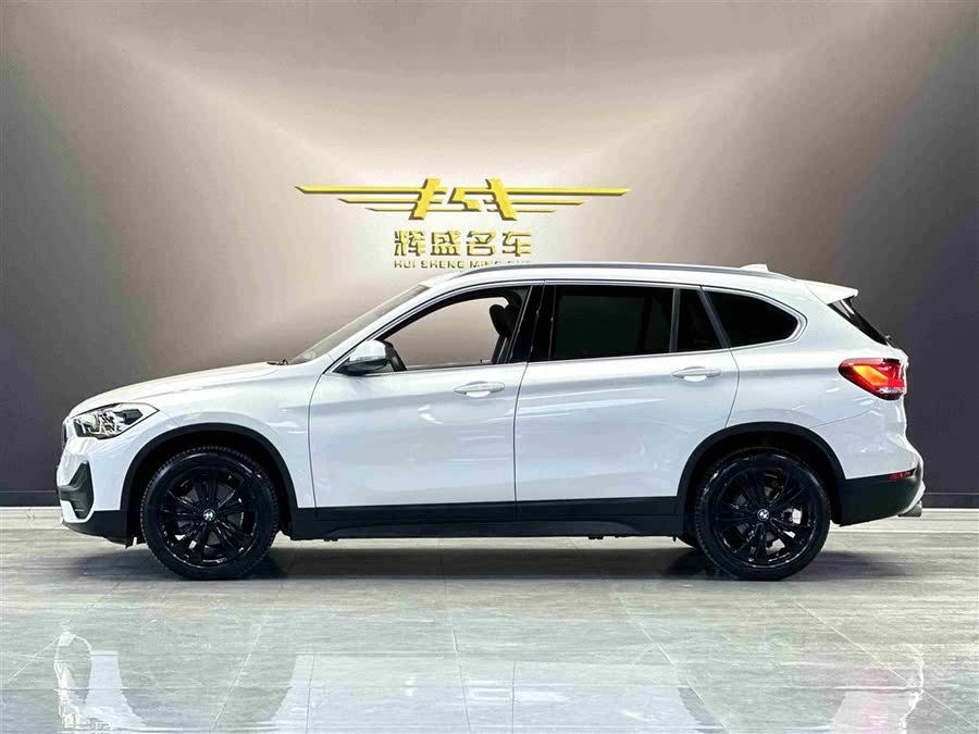 Discover undefined undefined Exterior Interior Images.Find all aspects and details of cars.