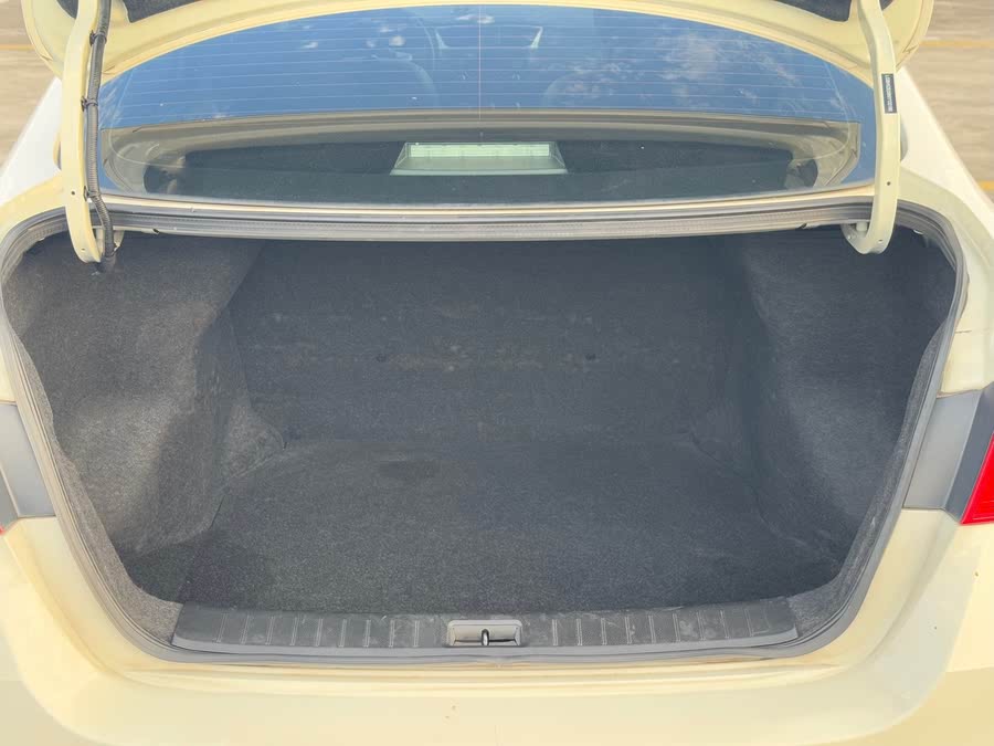 Discover undefined undefined Exterior Interior Images.Find all aspects and details of cars.
