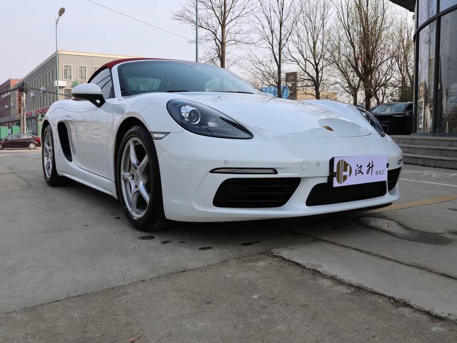 Discover undefined undefined Exterior Interior Images.Find all aspects and details of cars.