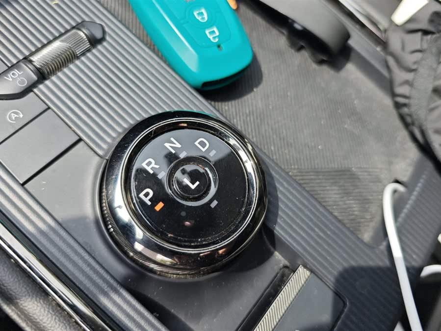 Discover undefined undefined Exterior Interior Images.Find all aspects and details of cars.
