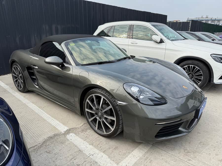 Discover undefined undefined Exterior Interior Images.Find all aspects and details of cars.